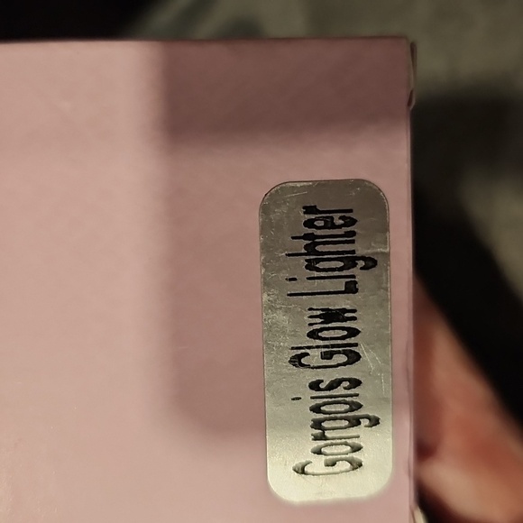 Mally Beauty Face Defender Highlighter "Gorgois Glow Lite'r" NIB - Picture 7 of 8